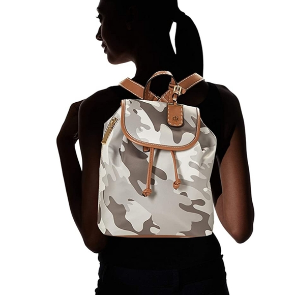 Tommy Hilfiger Flap Backpack - Picture 4 of 7